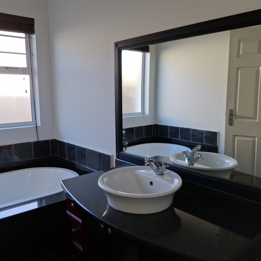 To Let 3 Bedroom Property for Rent in Vincent Eastern Cape